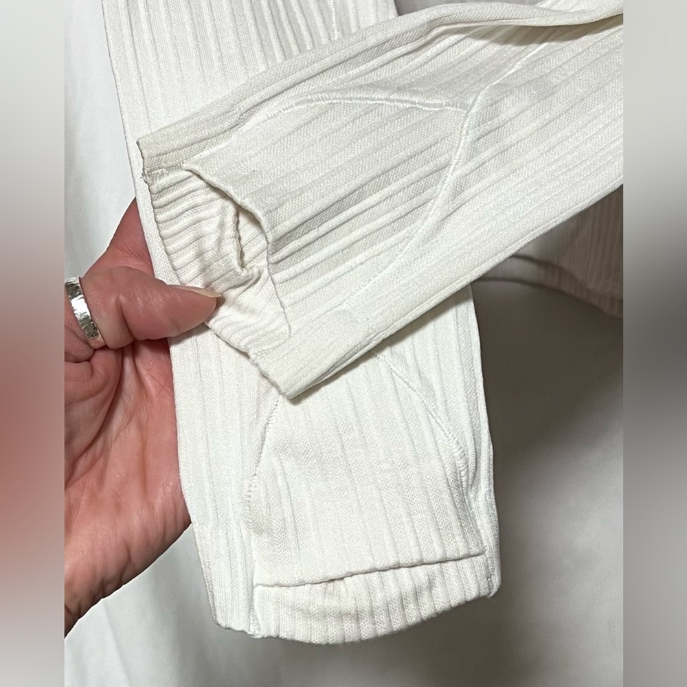 Lululemon Rest Less Crewneck Long Sleeve Pullover Running Layering Thumb Holes - Picture 7 of 12